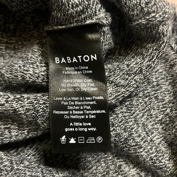 Aritzia Babaton wool and linen blend soft knit v-neck sweater - Picture 6 of 7